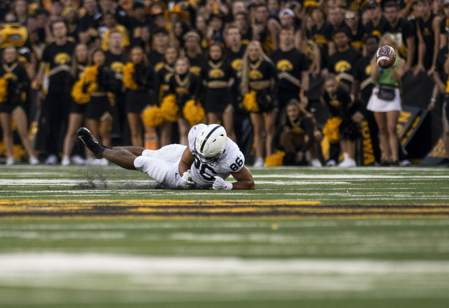 Penn State football vs. Iowa, Strange (86) missed catch